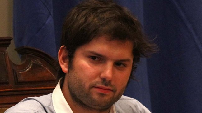 Gabriel Boric entregó la presidencia de la FECh