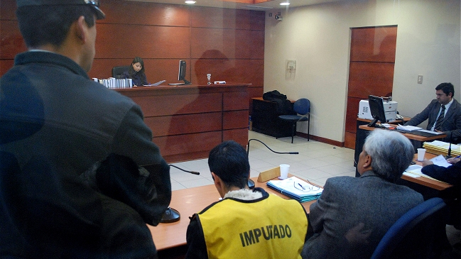 Tribunal envió a prisión preventiva a dos imputados por almacenar pornografía infantil