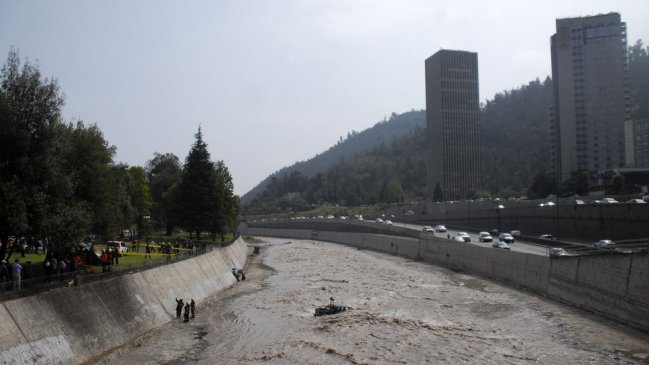 Falleció hombre rescatado del lecho del río Mapocho