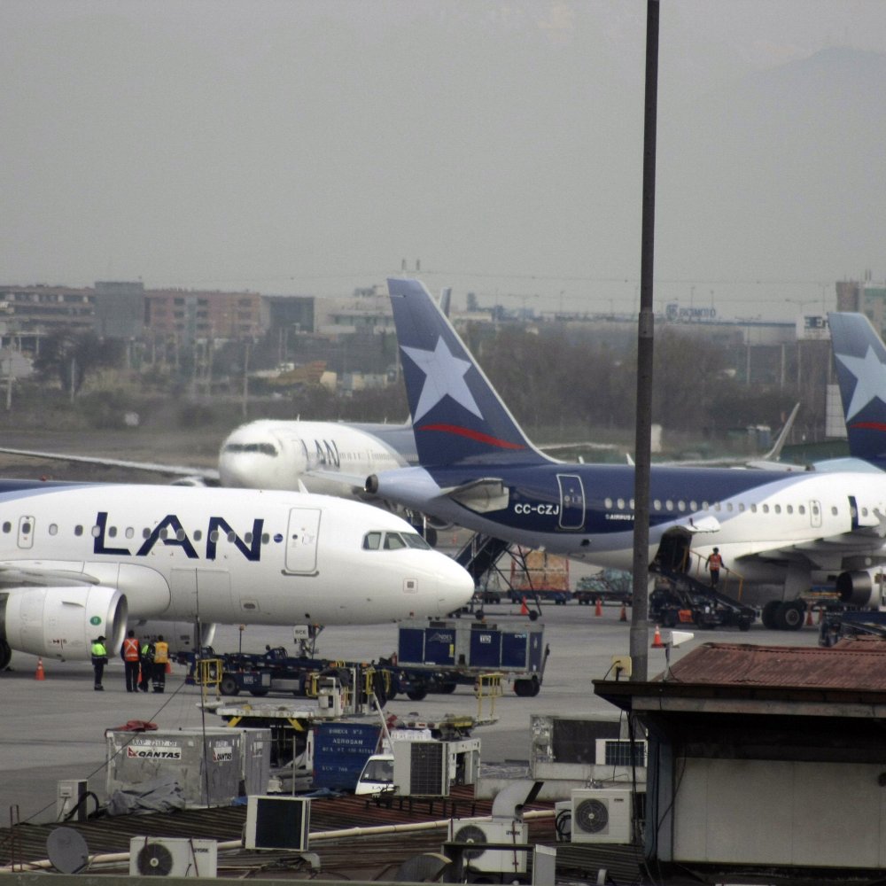 Decisión de avión LAN de no aterrizar en Chiloé causó indignación en pasajeros
