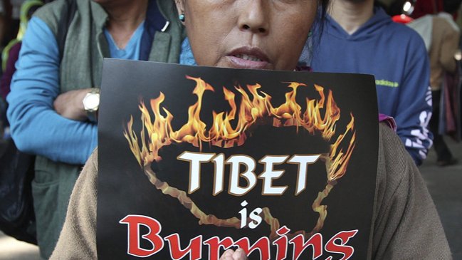 Ya son 77 los tibetanos muertos tras quemarse a lo bonzo desde 2009