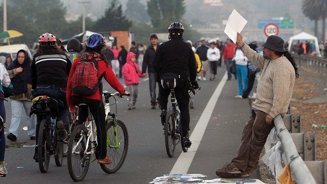 Conaset entregó consejos a ciclistas que peregrinen al santuario Lo Vásquez