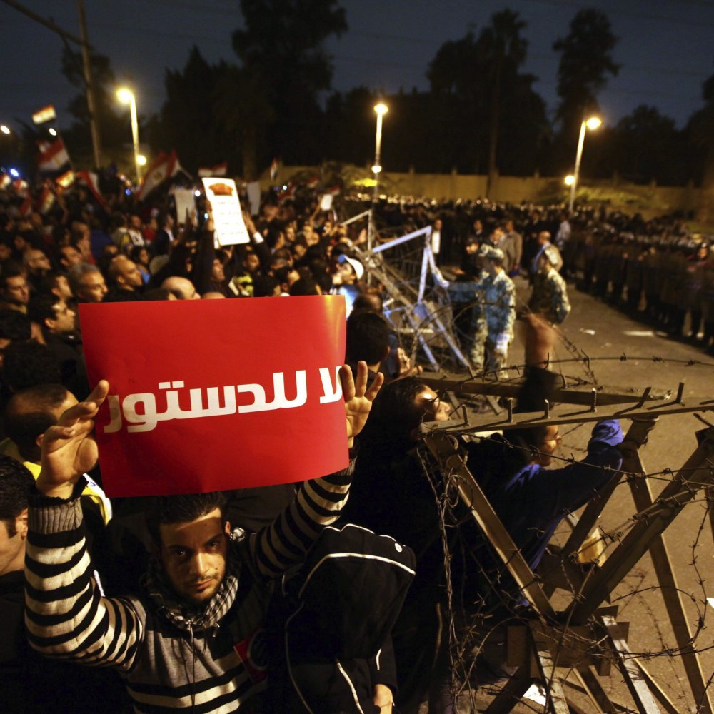 Islamistas pidieron al presidente egipcio retirar el blindaje de sus poderes