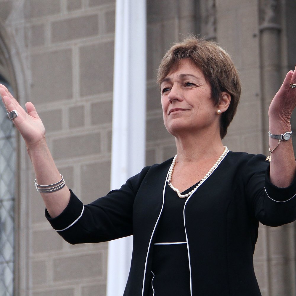 Josefa Errázuriz asumió en Providencia: Labbé no es alcalde por su actitud