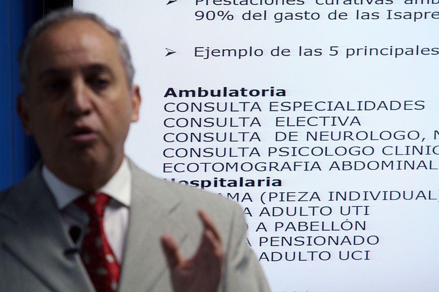 Luis Romero dejará su cargo como superintendente de Salud