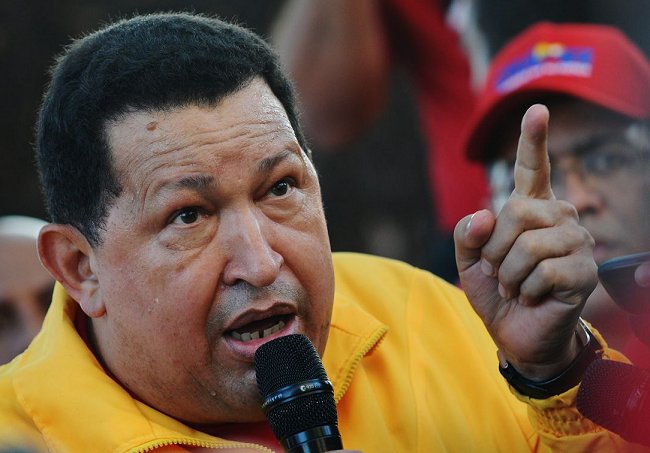 Chávez admite recaída en el cáncer y nombra a ministro como eventual sucesor