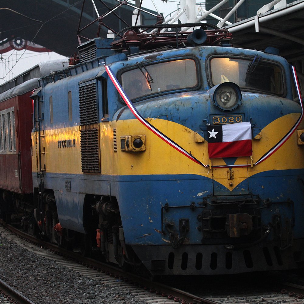 Manifestantes protestan en Lo Espejo por proyecto de EFE