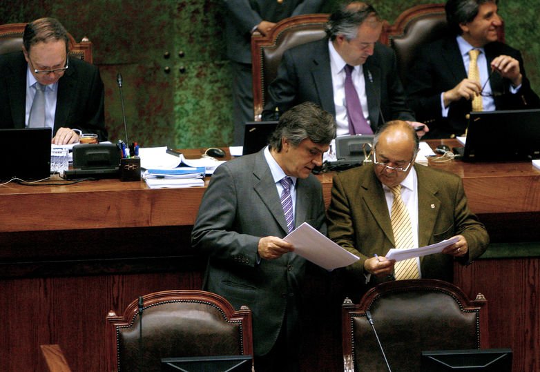 Diputados despacharon a comisión mixta polémica ley de Pesca