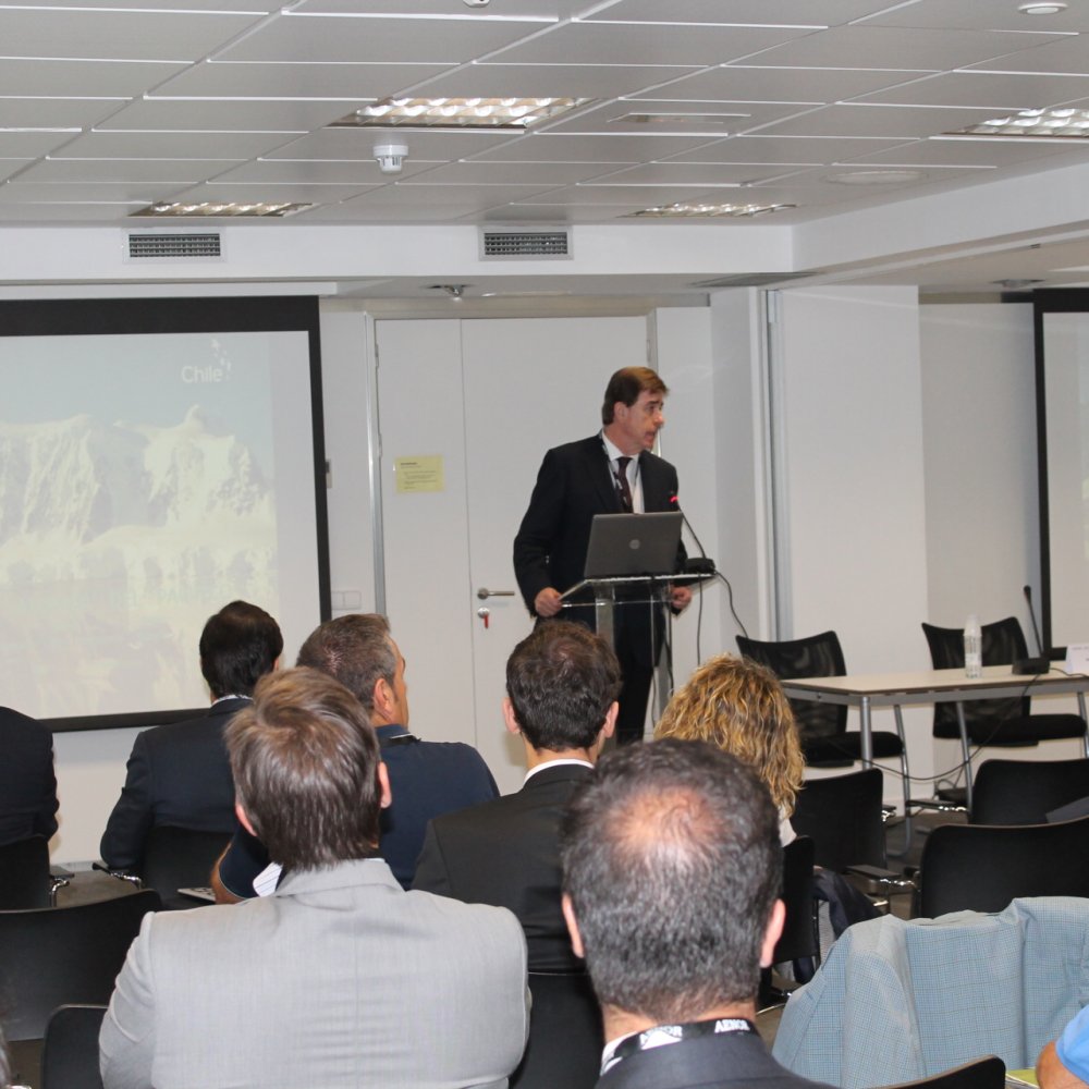 Encuesta reveló aumento de contratos indefinidos y mujeres perciben sueldos más bajos