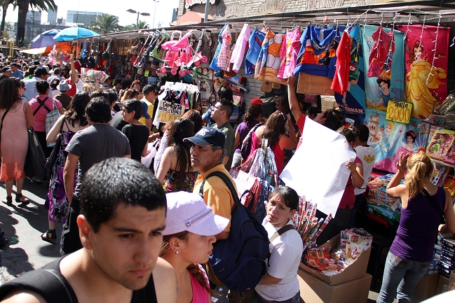 Comercio: Familias gastarán 140 mil pesos en promedio en navidad