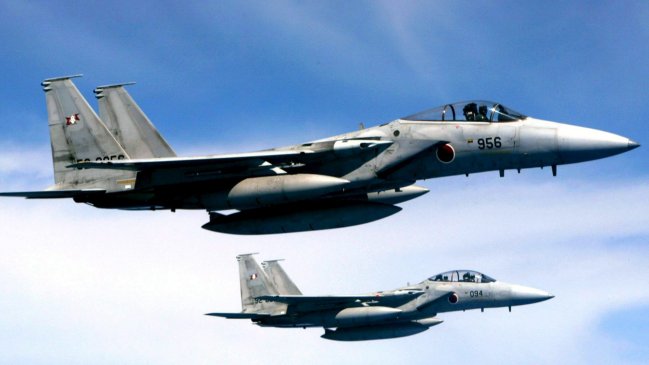 Japón envió ocho aviones F-15 a islas que disputa con China