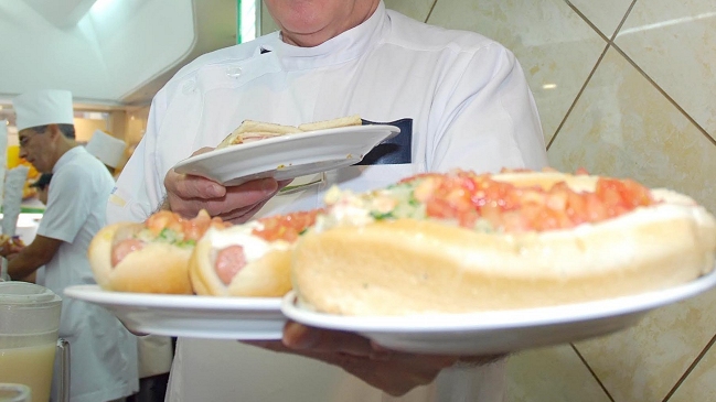 Seremi de Salud investiga masiva intoxicación alimentaria en San José de Maipo