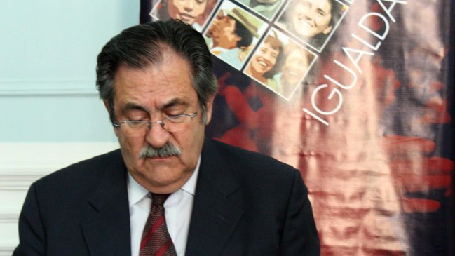 Ricardo Núñez: A Bachelet le conviene que los partidos se arriesguen