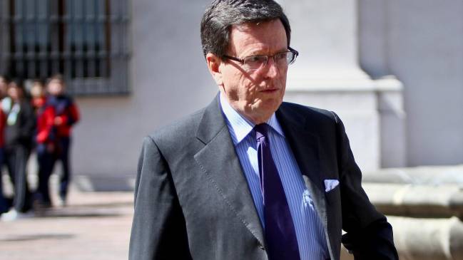 Carlos Larraín renunció a la presidencia de RN