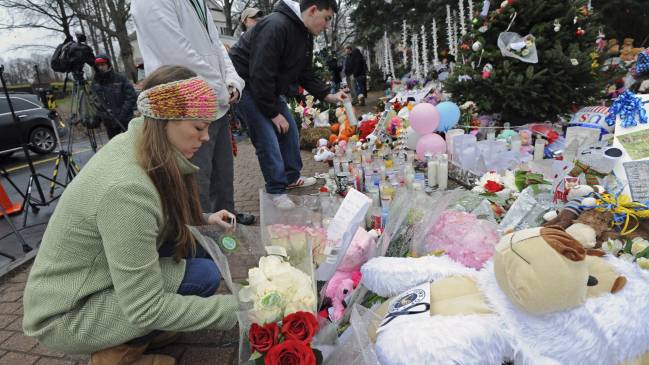Ventas de fusil usado en masacre de Newtown aumentaron ante posible prohibición