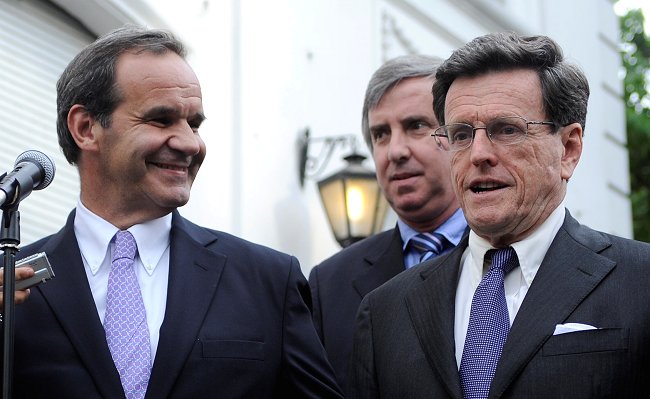 Presidente del PS: La renuncia de Carlos Larraín fue un tongo