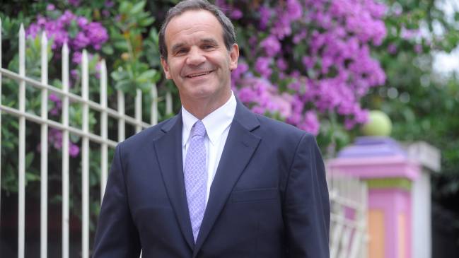 Ex ministro de Frei fue presentado en el equipo de Allamand