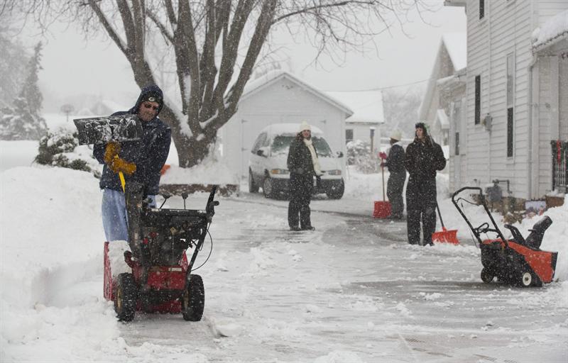 Al menos ocho muertos deja tormenta de nieve en EE.UU.