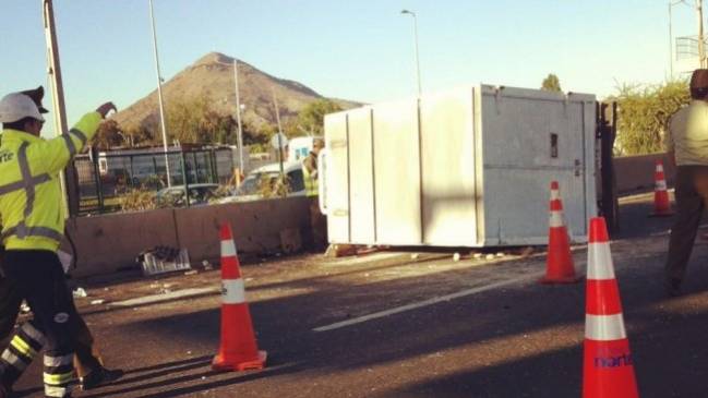 Conductor sufrió amputación de un brazo en accidente
