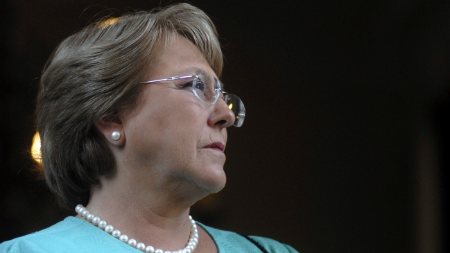 Familiares de víctimas del 27-F emplazaron a Bachelet a comparecer ante la fiscal