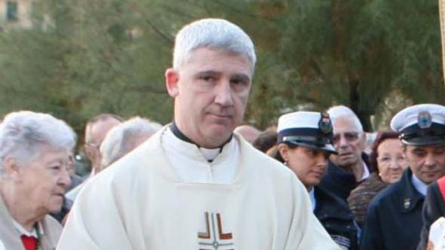 Italiano que culpó a la mujer de violencia machista dejó el sacerdocio