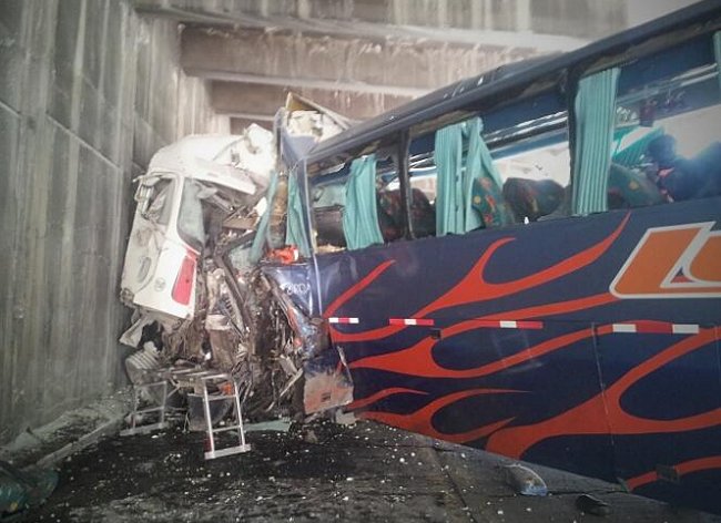 Accidente en el Camino Internacional deja cuatro muertos y 26 heridos