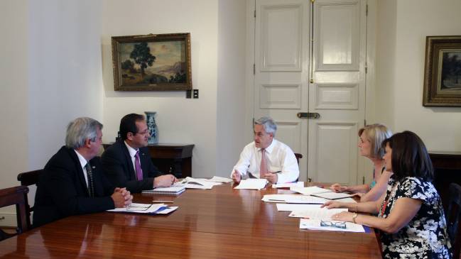 Matthei tras reunión ministerial: Lo de la U. del Mar no fue fines de lucro, fue robo