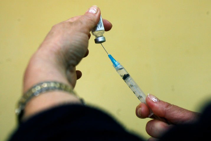 Mujer peruana se encuentra en riesgo vital con posible infección de meningitis