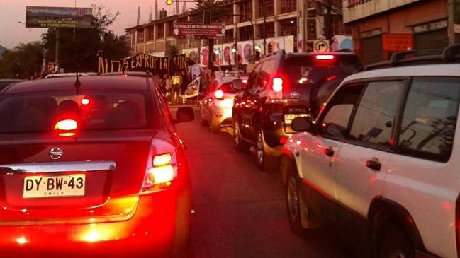 Vecinos protestaron por construcción de autopista Vespucio Oriente