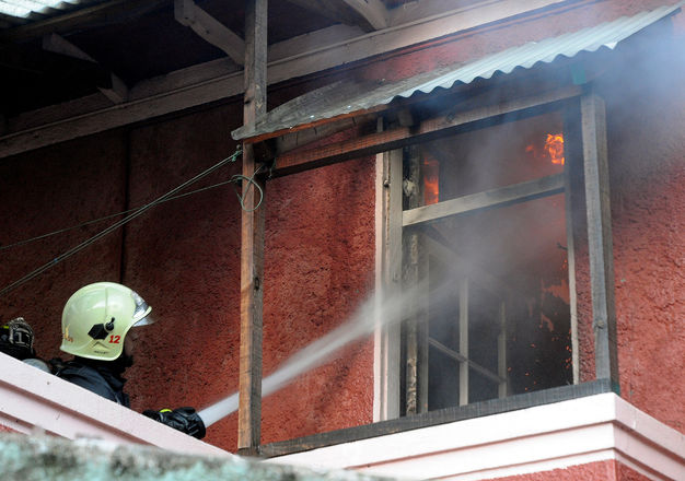 Un muerto y dos heridos dejó incendio en La Pintana