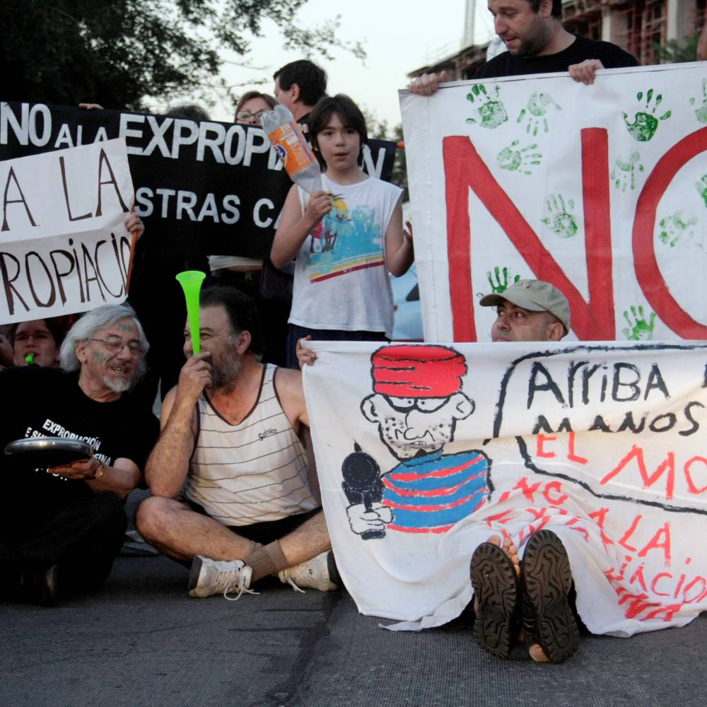Vecinos de La Reina anunciaron protestas durante todo el verano