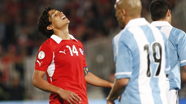 Presidente de River Plate gestiona en Florencia fichaje de Matías Fernández