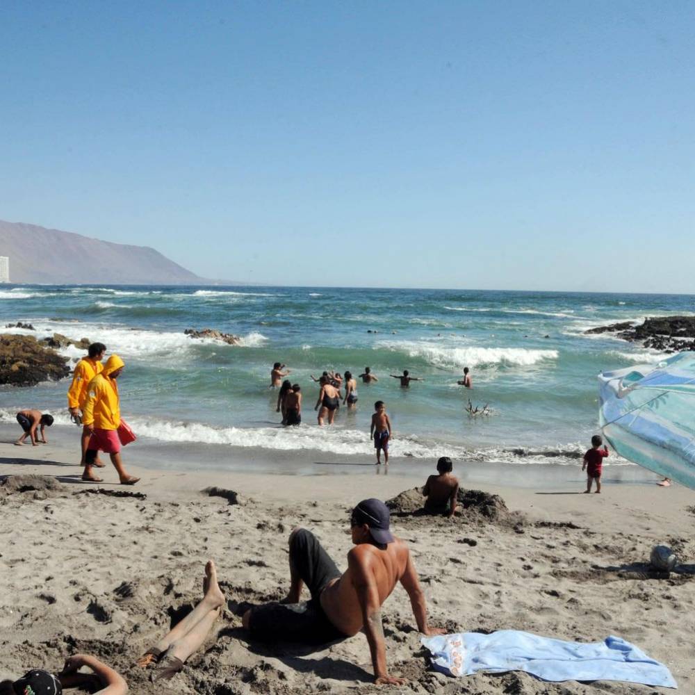 Dos personas murieron y otras dos están desaparecidas en playa de Tarapacá