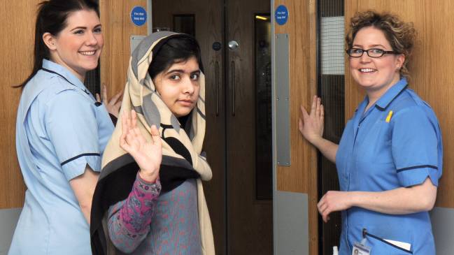 Malala salió del hospital a tres meses del ataque de talibanes
