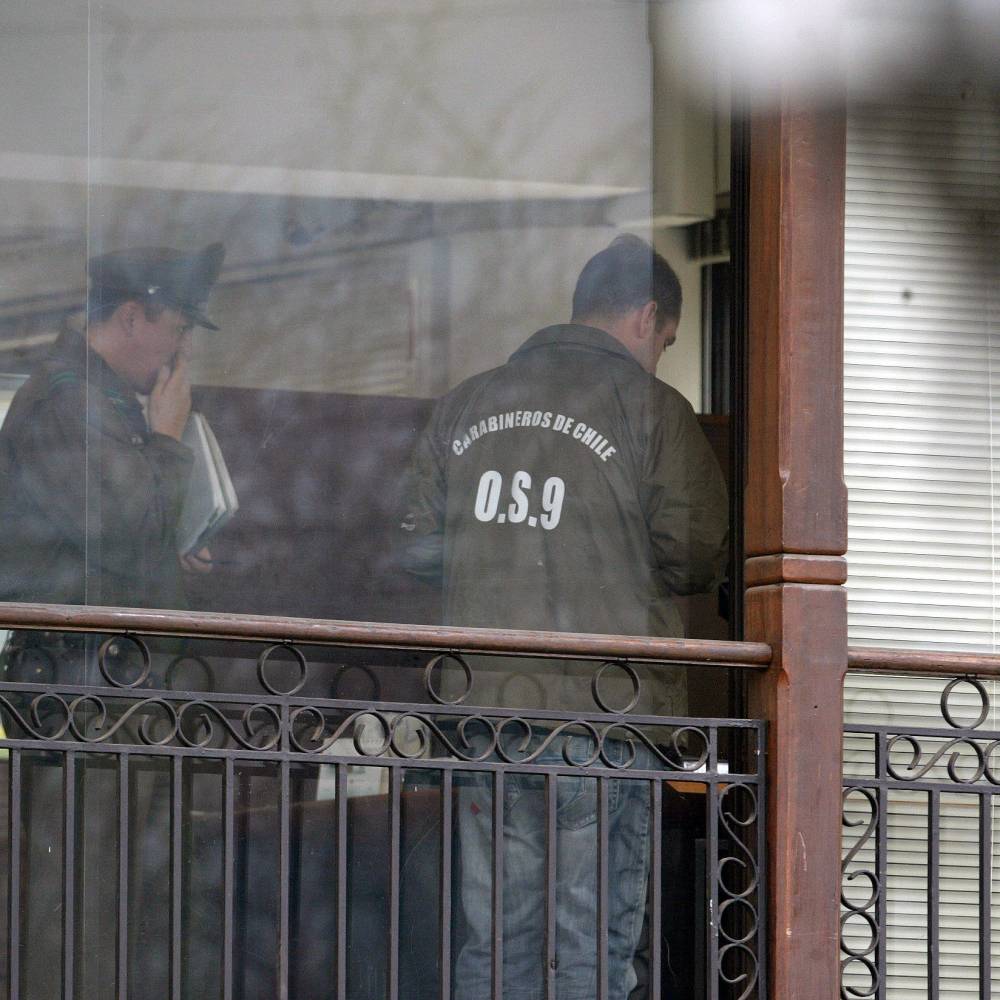 Asaltantes golpearon a dueña de casa y asesora del hogar en Las Condes