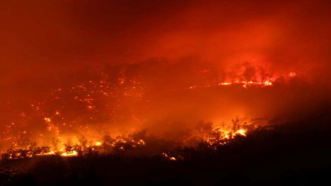 Graves incendios en Australia dejan un centenar de desaparecidos y miles de evacuados