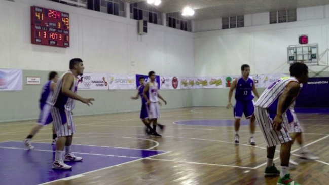 Sokol le ganó el duelo de punteros a Stadio Italiano en el Domani