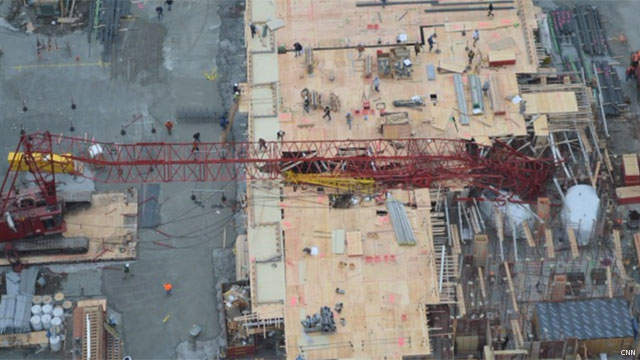 Desplome de grúa en EE.UU. dejó siete personas heridas