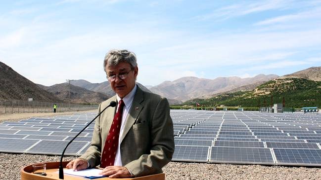Ministro de Energía inauguró planta solar 