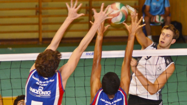 El local y Estadio Español mantienen su poderío en la Copa Providencia