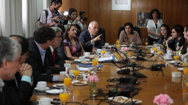 Cruch y Demre: Ranking de notas benefició en mayor medida a establecimientos municipalizados