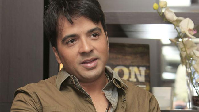 Luis Fonsi negó acusación de infidelidad de su ex esposa