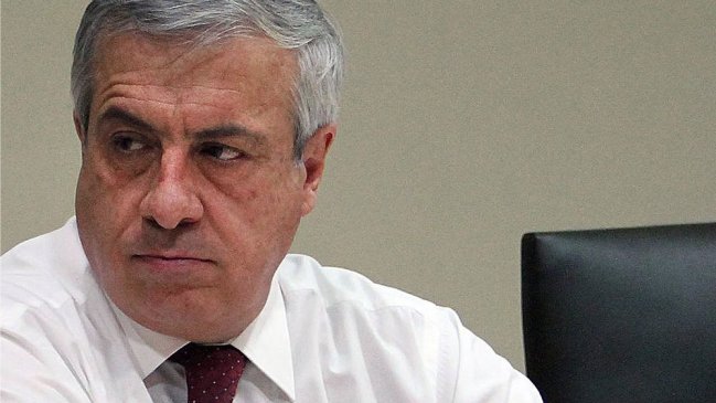 Mañalich y votación de ley de Isapres: Llega al Senado una carrocería sin motor