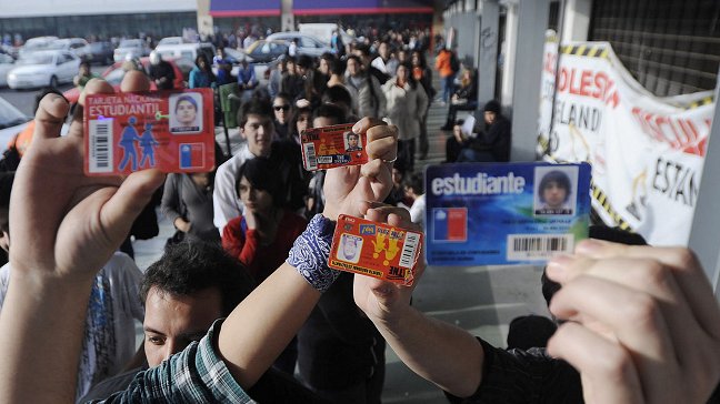 Escolares deberán pagar pasaje completo a partir de este miércoles