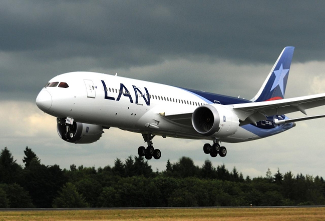 LAN también suspendió operación de sus Boeing 787