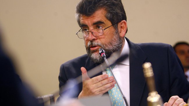 Sobreprecios: Ex funcionario aseguró que Ubilla estaba al tanto de valores de equipos