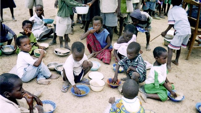 Oxfam: 100 personas más ricas pueden acabar cuatro veces con la pobreza mundial