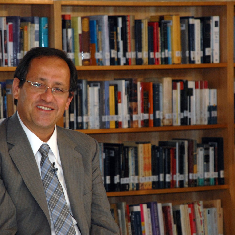 Ministro Beyer llamó al Cruch a asumir 