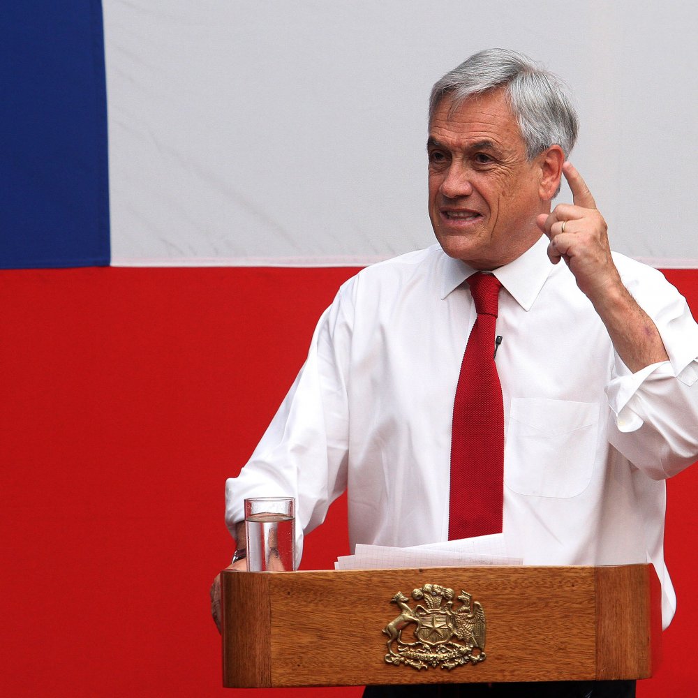 Piñera fijó consolidación económica y lucha contra delincuencia como ejes para el 2013