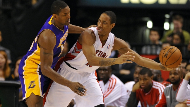 Los Lakers ahora cayeron ante Toronto en la NBA